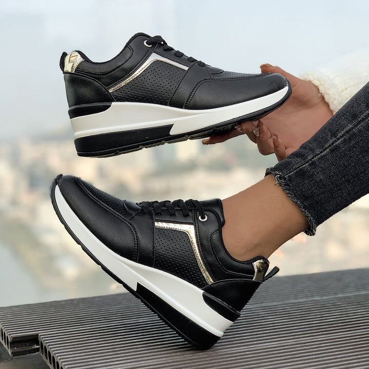 Damen Keilabsatz-Sneaker mit perforierten Einsätzen und Metallic-Details Drune
