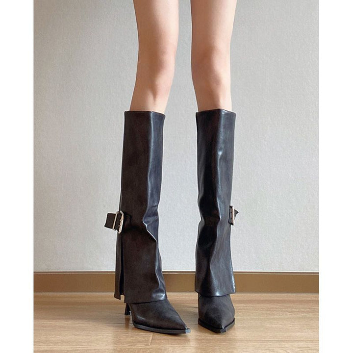 Damen Kniehohe spitz zulaufende Lederstiefel mit seitlicher Deko-Schnalle und sculpted Absatz Drune
