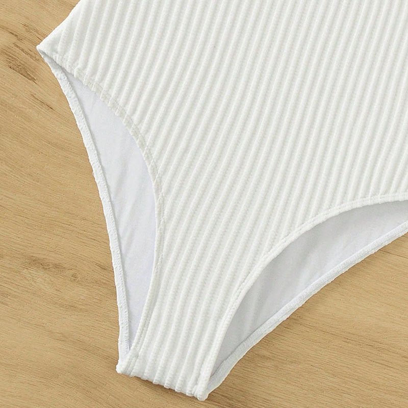 Damen Einteiler Badeanzug mit modernem Cut-Out-Design und strukturiertem Stoff Drune
