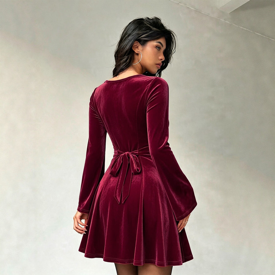Damen Samt-Skaterkleid mit ausgestelltem Rock, U-Boot-Ausschnitt und Glockenärmeln Drune