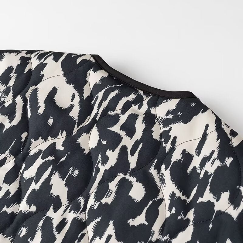 Damen Steppjacke im Oversize-Boxy-Schnitt mit rundem Halsausschnitt und abstraktem Animal-Print Drune