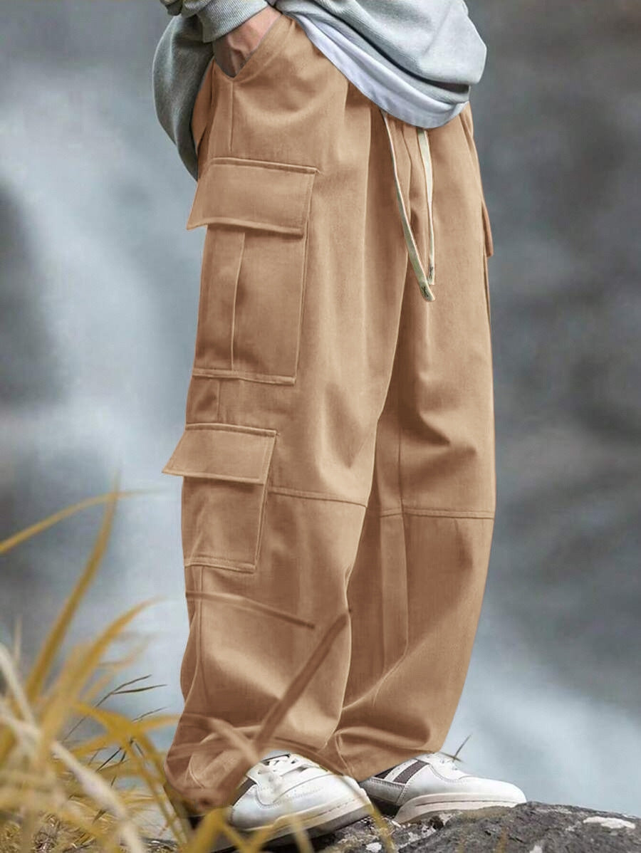 Herren weite Cargo-Hose mit Mehrfachtaschen, Tunnelzug und verstärkten Kniepartien Drune