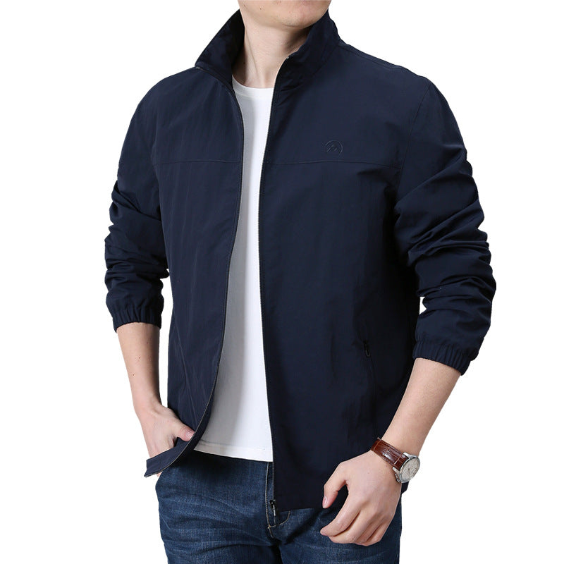 Herren Leichte urbane Windjacke mit Stehkragen, elastischen Bündchen und seitlichen Reißverschlusstaschen Drune