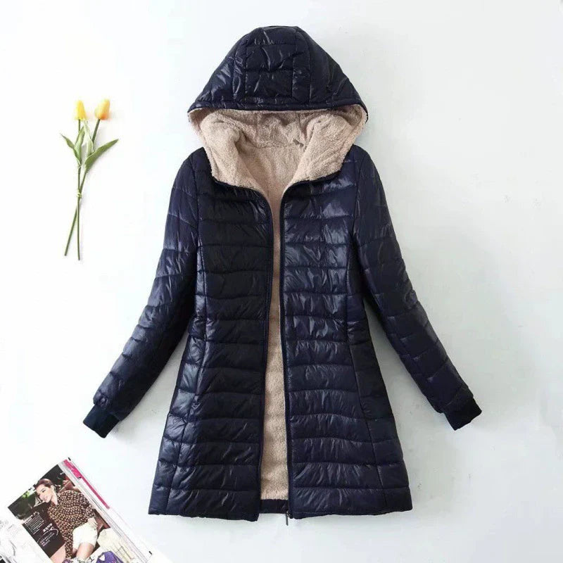 Drune | Damen Pufferjacke – Gepolstertes Warmdesign – Plüschfutter – Kapuze Mittellanger Schnitt