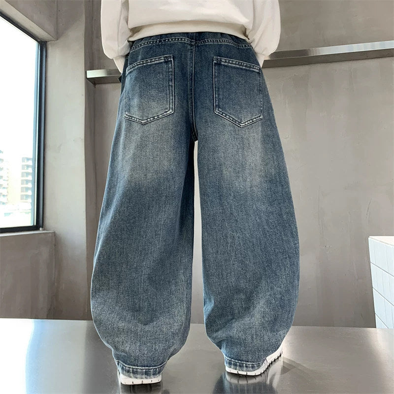 Unisex weite Denim-Hose im angesagten Streetwear-Stil Drune