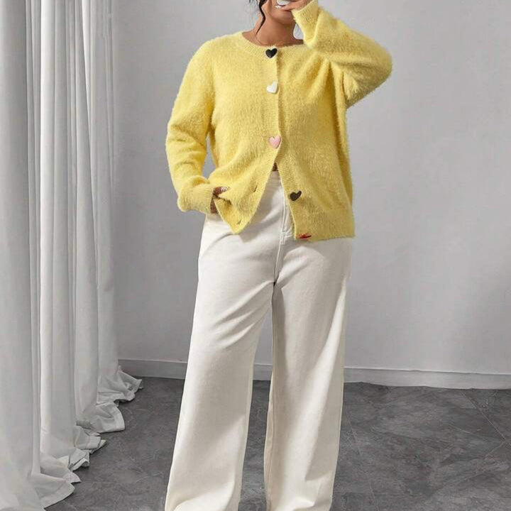 Damen Kuscheliger Flausch-Cardigan mit bunten Herzknöpfen und kastiger Silhouette Drune