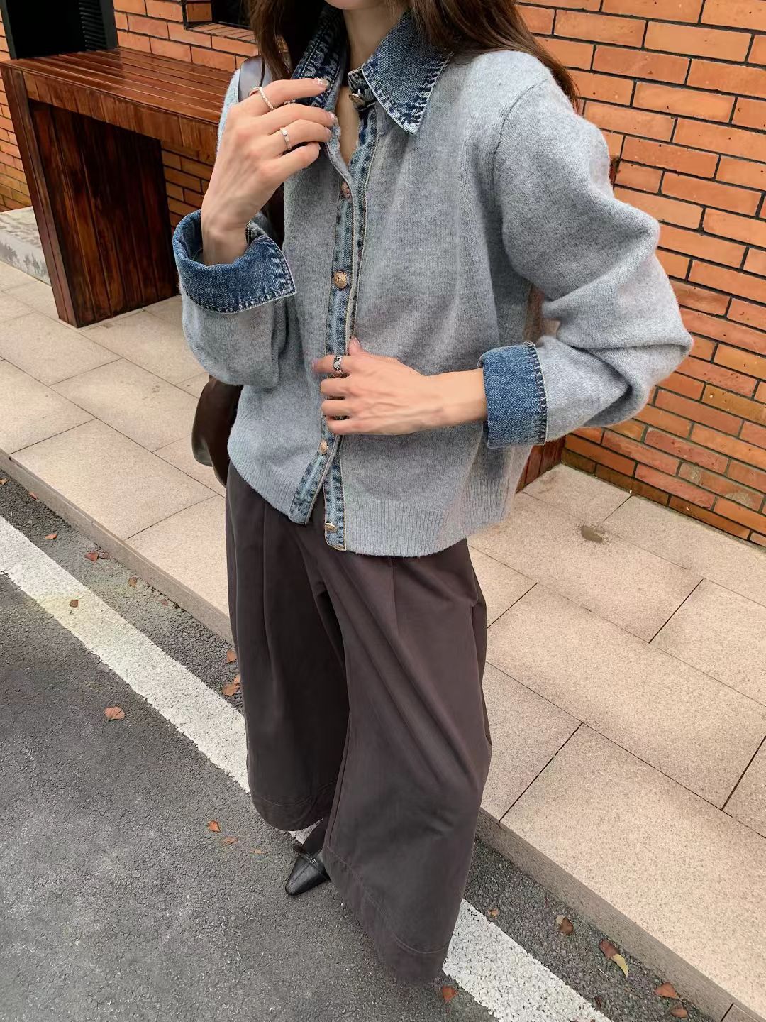 Damen lässiges Overshirt mit ausgefallenem Denim-Kragen und Knopfdetails Drune