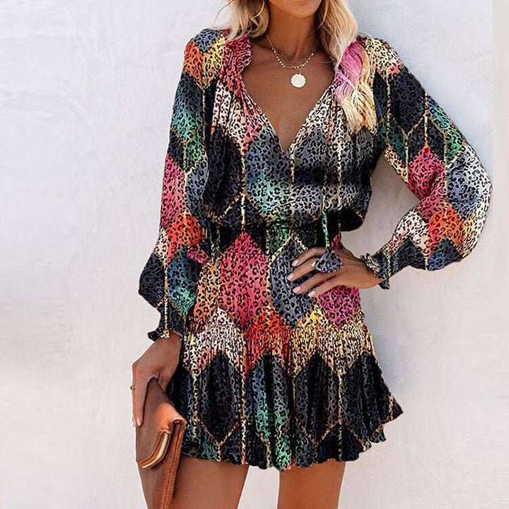 Damen verspieltes Mini-Kleid mit buntem Mustermix und Volantdetails Drune