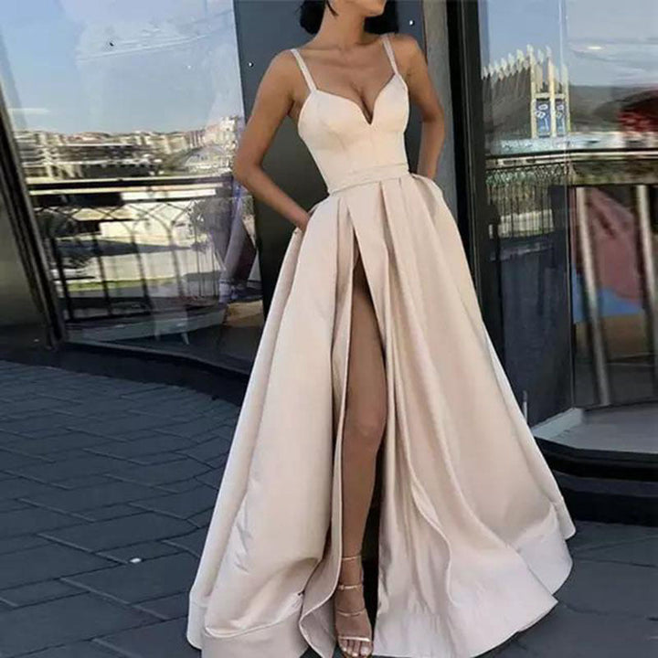 Drune | Figurformendes einfarbiges Spaghettiträger-Train-Abend-Satin-Kleid