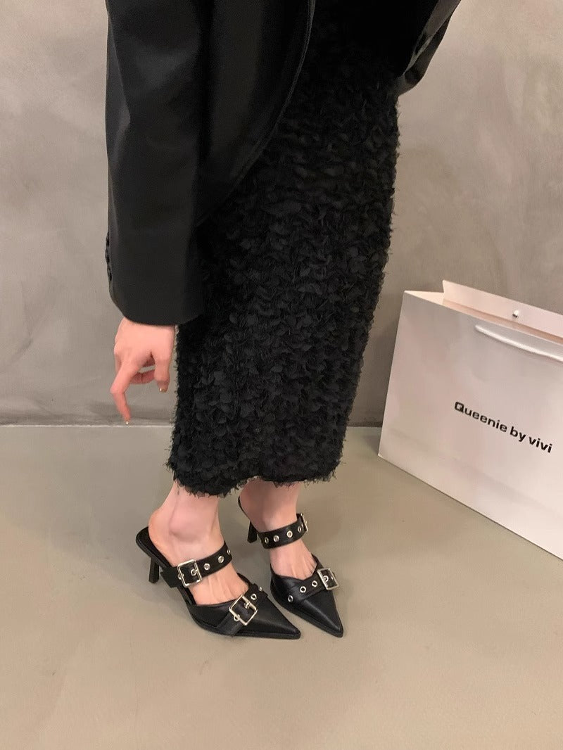 Damen Spitz zulaufende Mule‑Pantoletten mit doppeltem Schnallenriemen, Ösen‑Detail und niedrigem Kitten‑Absatz Drune