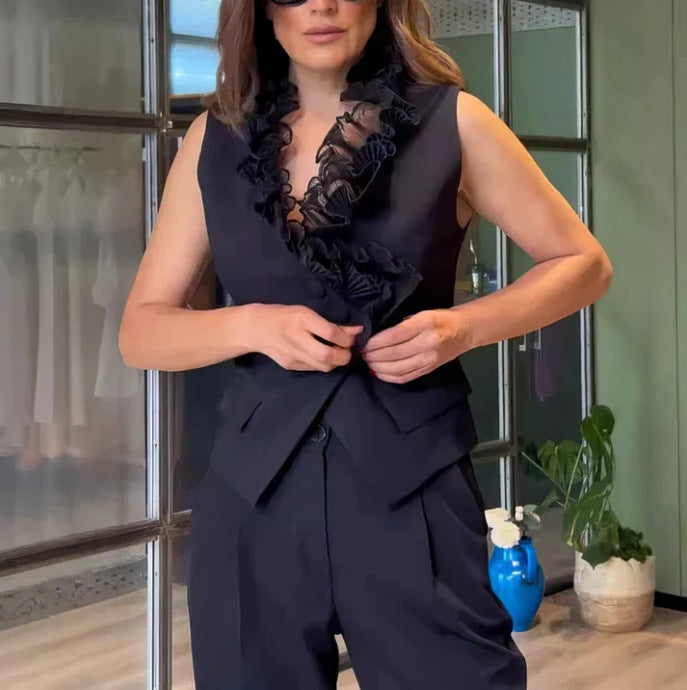 Damen nan ärmelloses Weste-Set mit Rüschen-Spitzenkragen und hochgeschnittener Faltenhose im Anzugstil Drune