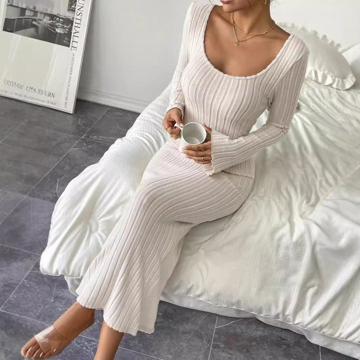 Damen geripptes Midaxi-Kleid mit U-Ausschnitt, figurbetonter Stretch-Silhouette und ausgestellten Ärmeln Drune