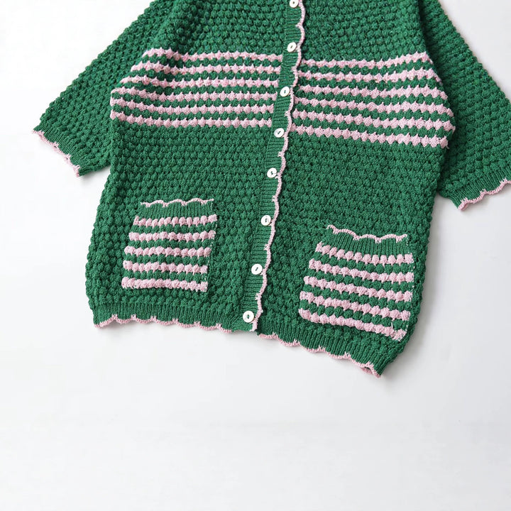 Damen Kurze gehäkelte Strickjacke mit Rüschenkragen und Kontraststreifen Drune
