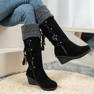 Damen Wedge-Stiefel mit kuscheligem Innenfutter und modischem Schnürdesign Drune