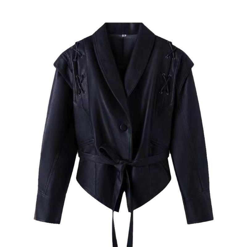 Damen stilvolle Kunstlederjacke mit Drapierung und taillierbarem Gürtel Drune