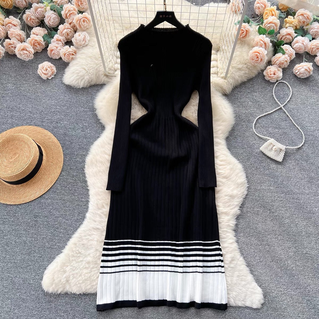Damen Strickkleid mit hohem Kragen und raffiniertem Streifenmuster Drune