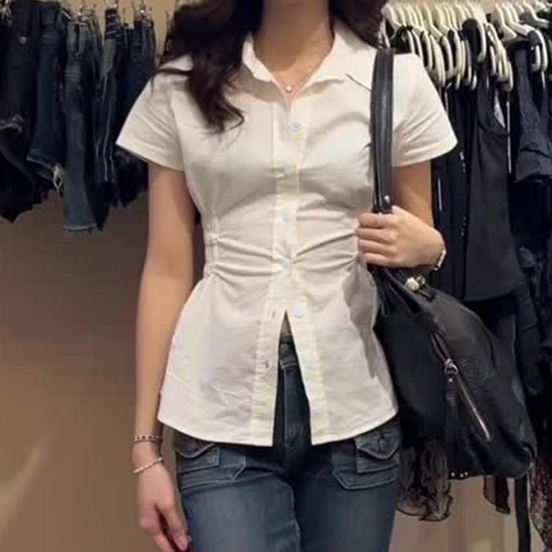 Damen figurbetonte Kurzarmbluse mit Raffung und Knopfdetails Drune