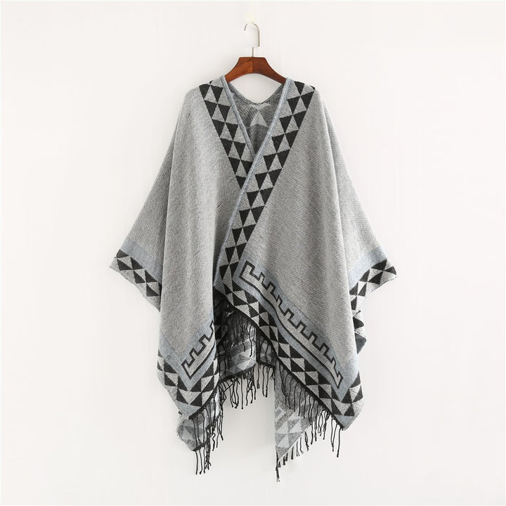 Damen Weichfallender Capeponcho mit Dreieck-Jacquard, Kontrastbordüre und Fransensaum Drune