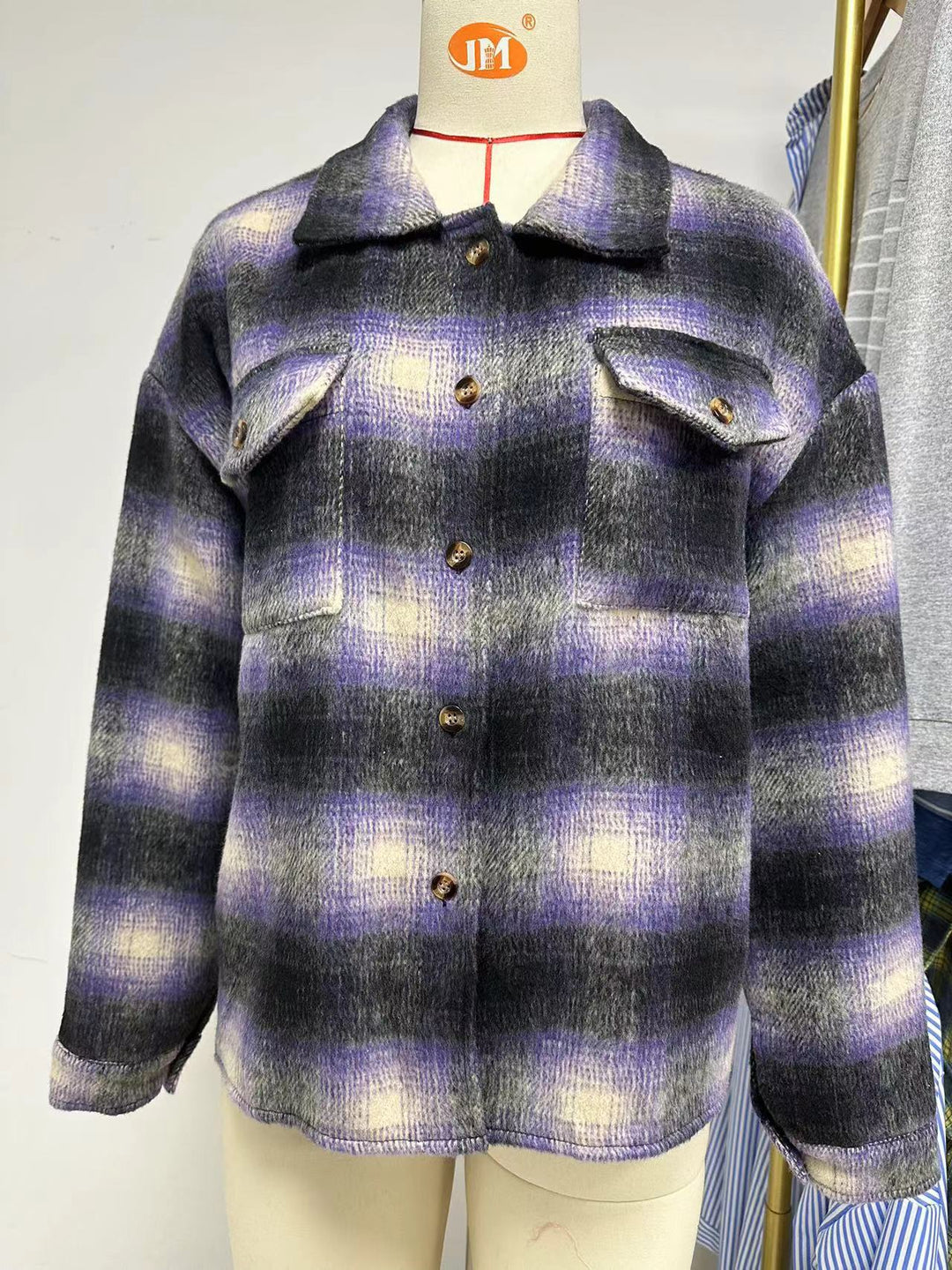 Damen Karierter Flanell Overshirt mit Brusttaschen und lässigem Schnitt Drune