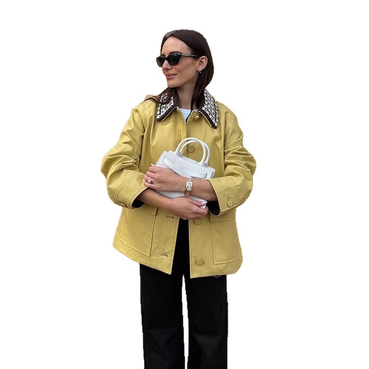 Damen Boxy-Übergangsjacke mit veredeltem Schmuckkragen und aufgesetzten Taschen Drune