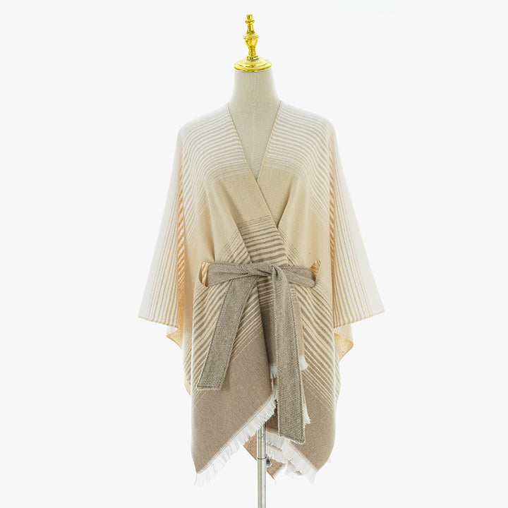 Damen Wickelponcho aus Feinstrick mit Bindegürtel und Fransensaum Drune