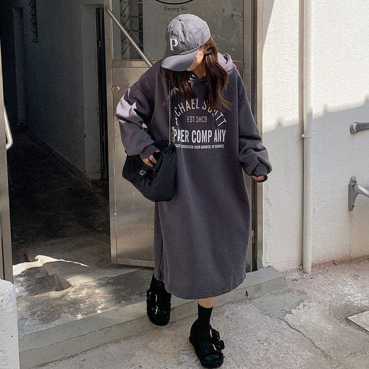 Damen Kapuzenkleid mit modernem Logodruck und lässigem Schnitt