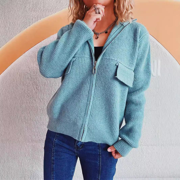 Damen modische Strickjacke mit hohem Kragen und praktischen Taschen Drune
