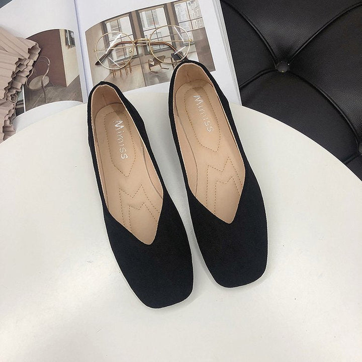 Damen Ballerinas aus Veloursleder mit elegantem V-Ausschnitt Drune