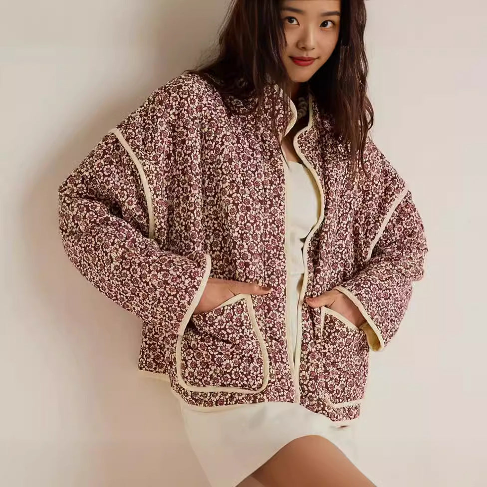 Damen 600+ gesteppte bestickte Taillengürtel‑Jacke mit floralem Muster und Stehkragen Drune