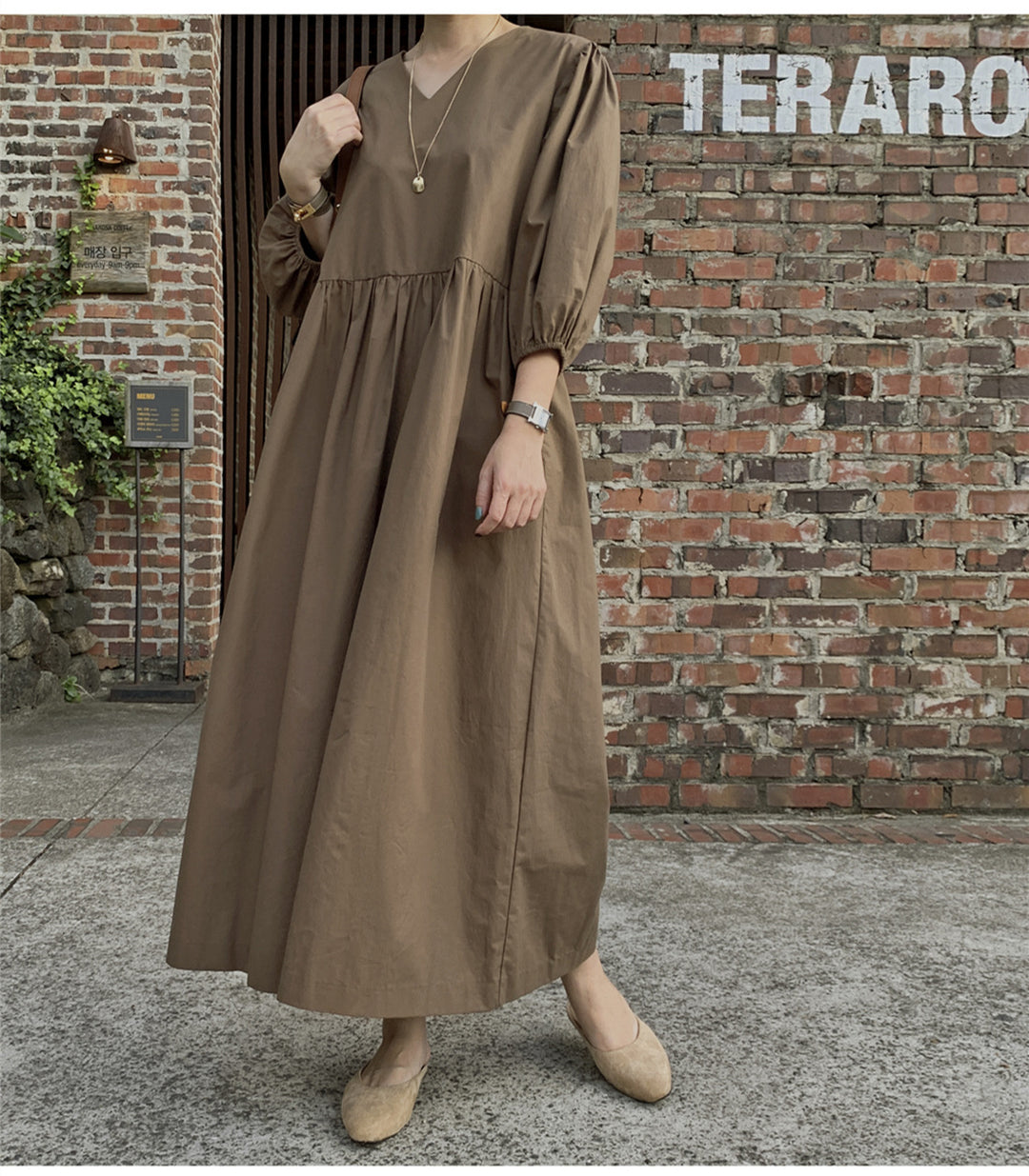 Damen Maxikleid mit V-Ausschnitt, geraffter Taillennaht und voluminösen dreiviertel-Ärmeln Drune