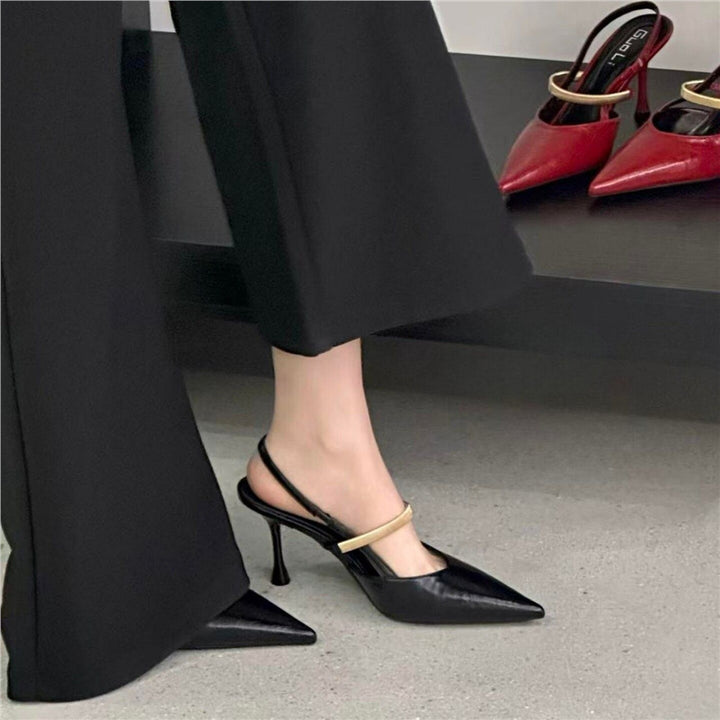 Damen Spitz zulaufende Slingback-Mules mit goldfarbenem Zierriemen und skulpturiertem Stiletto-Absatz Drune