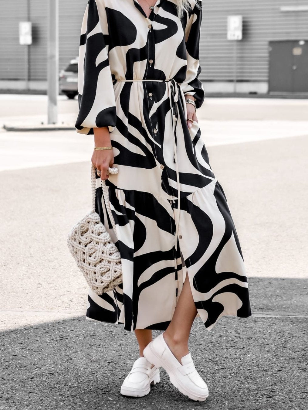Damen nan gemustertes Hemdblusenkleid mit Taillenkordel, durchgehender Knopfleiste und seitlichem Schlitz Drune