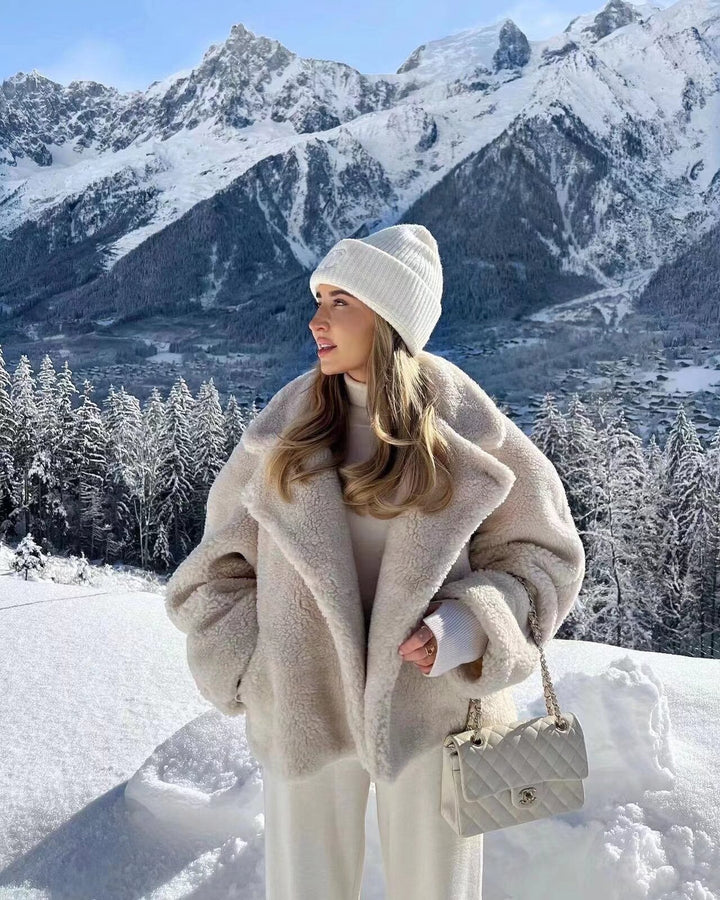 Damen Kurz geschnittene Teddy‑Boxyjacke mit Schalkragen und praktischen Eingrifftaschen Drune