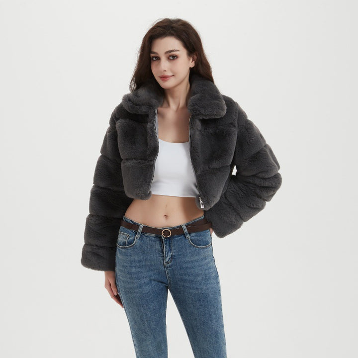 Damen Cropped Kunstpelzjacke mit horizontalen Volumenpaneelen, Steh-Umlegekragen und Reißverschluss Drune