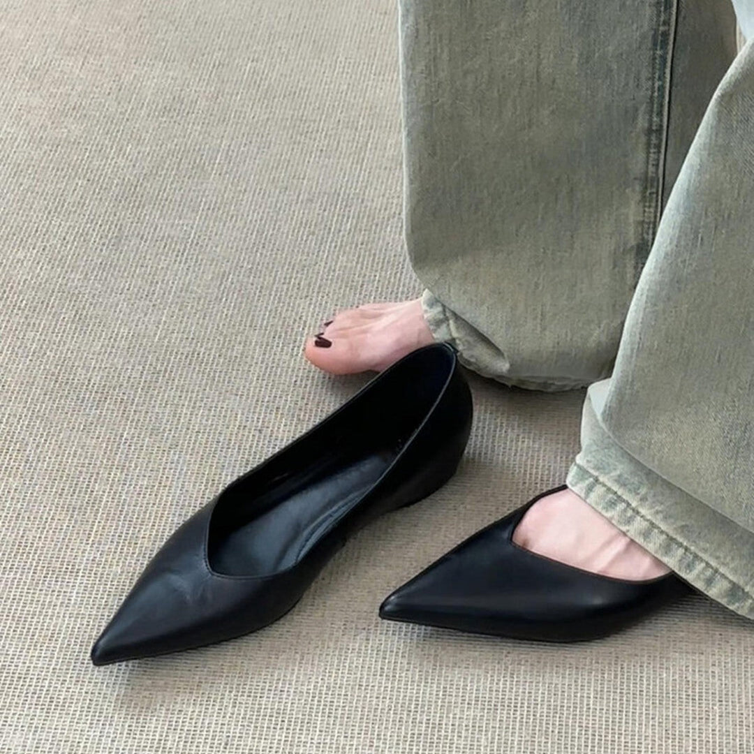 Damen elegante Slipper mit spitzem Zehenbereich und hochwertiger Lederoptik Drune