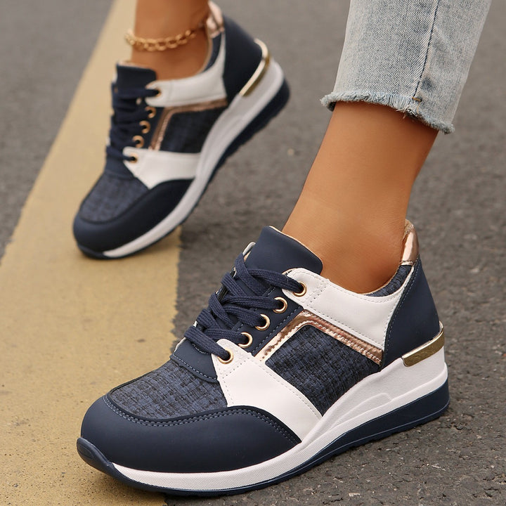 Damen sportive Keil-Sneaker mit strukturiertem Strickmix gepolstertem Komfortfußbett und goldenen Akzenten Drune