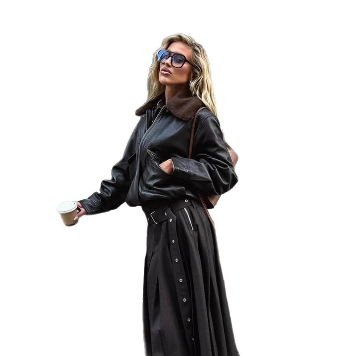 Damen Kurz geschnittene Lederoptik‑Fliegerjacke mit Teddykragen und tailliertem Rippbund Drune