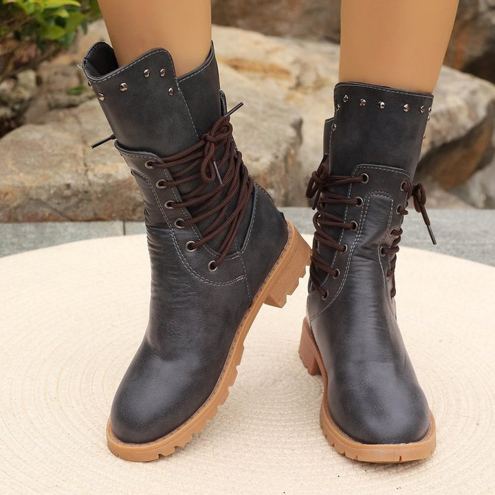 Damen Schnürstiefel im Combat-Stil mit Nietenbesatz und griffiger Profilsohle Drune