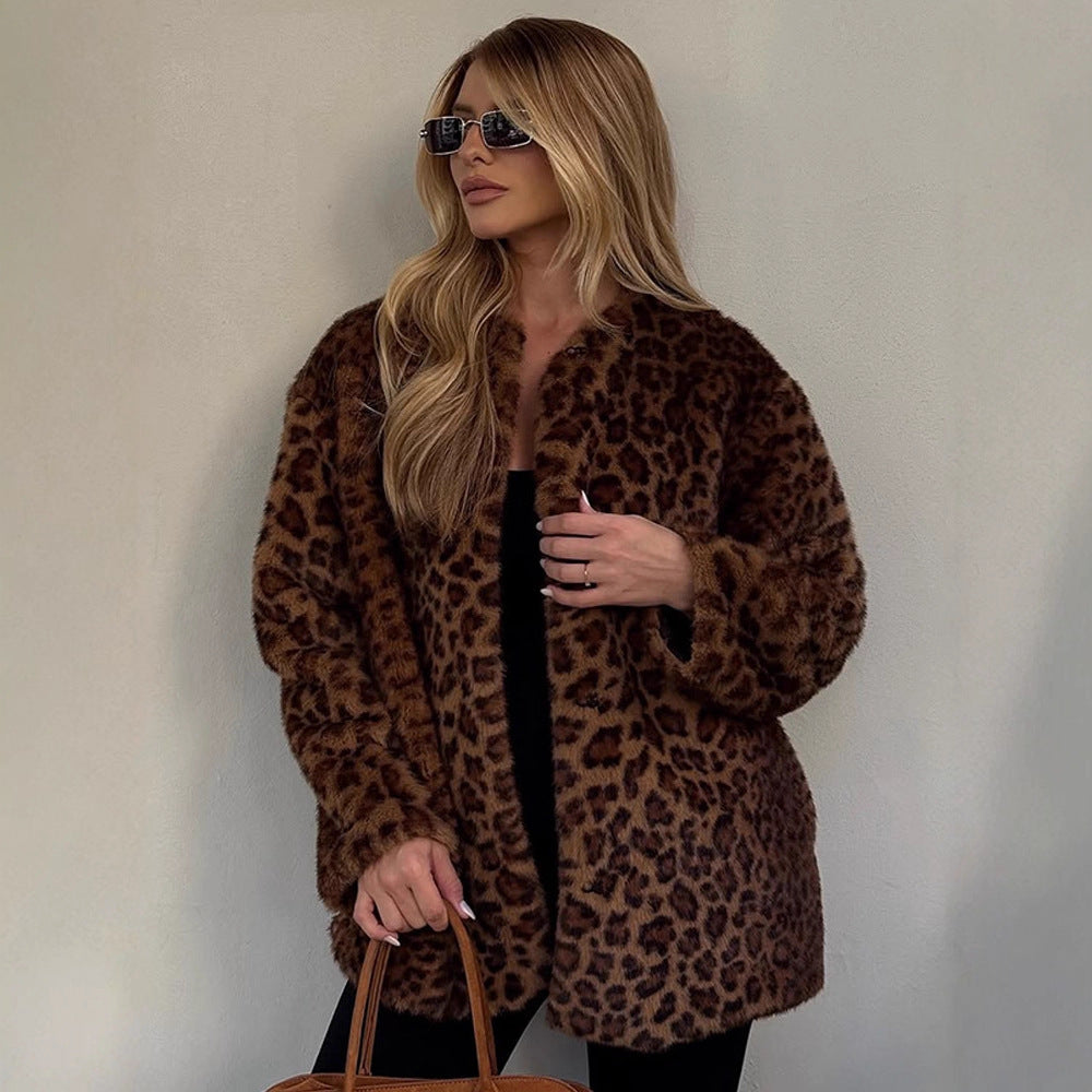 Damen Kurz-Mantel aus veganem Faux-Fur mit Leoparden-Print und kastiger Silhouette Drune