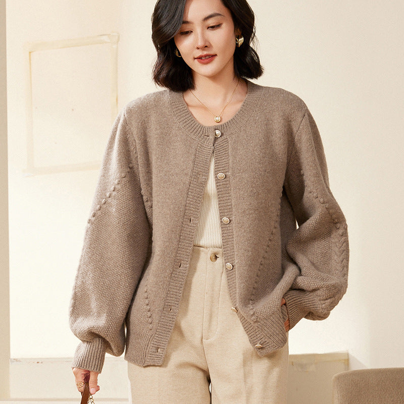Damen Strickcardigan mit Strukturmuster, Ballonärmeln und Perlmuttknopfleiste Drune