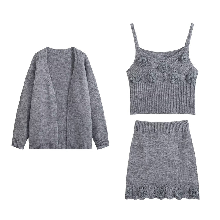 Damen Dreiteiliges Strickset mit offener Cardigan, Spaghettitop mit dreidimensionalen Blüten und tailliertem Rock Drune