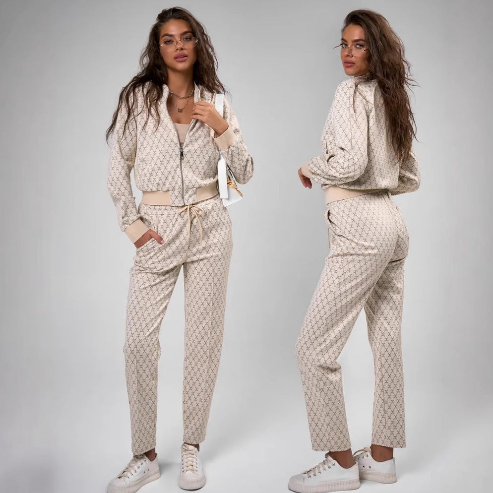 Damen jacquard Lounge-Set mit kurzer Bomberjacke und hochgeschnittener Kordelzug-Hose Drune