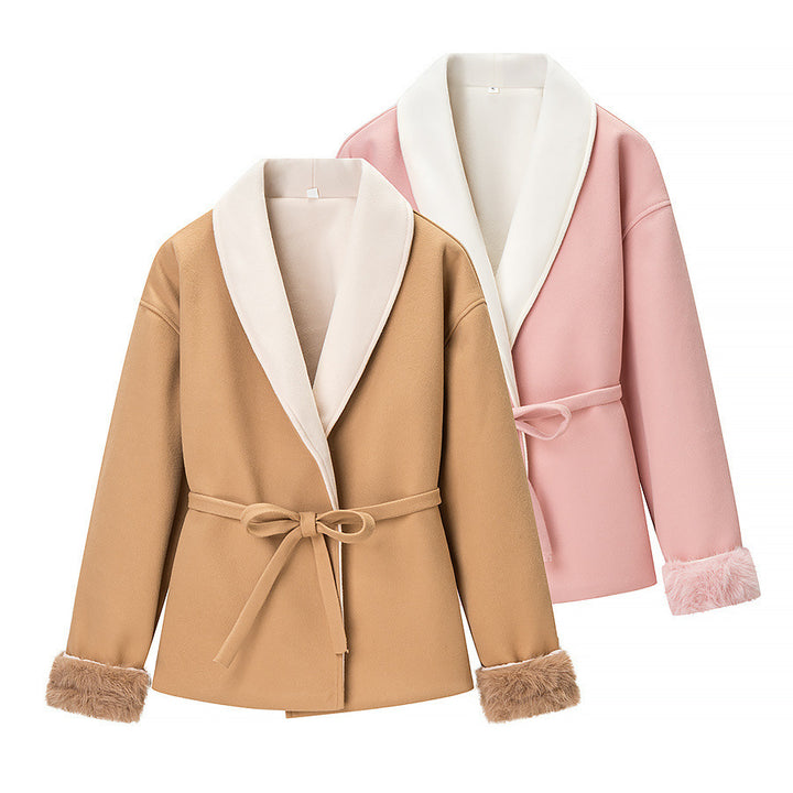 Damen nan taillierte Kurzjacke mit großzügigem Schalkragen, Bindegürtel und Kunstfellmanschetten Drune