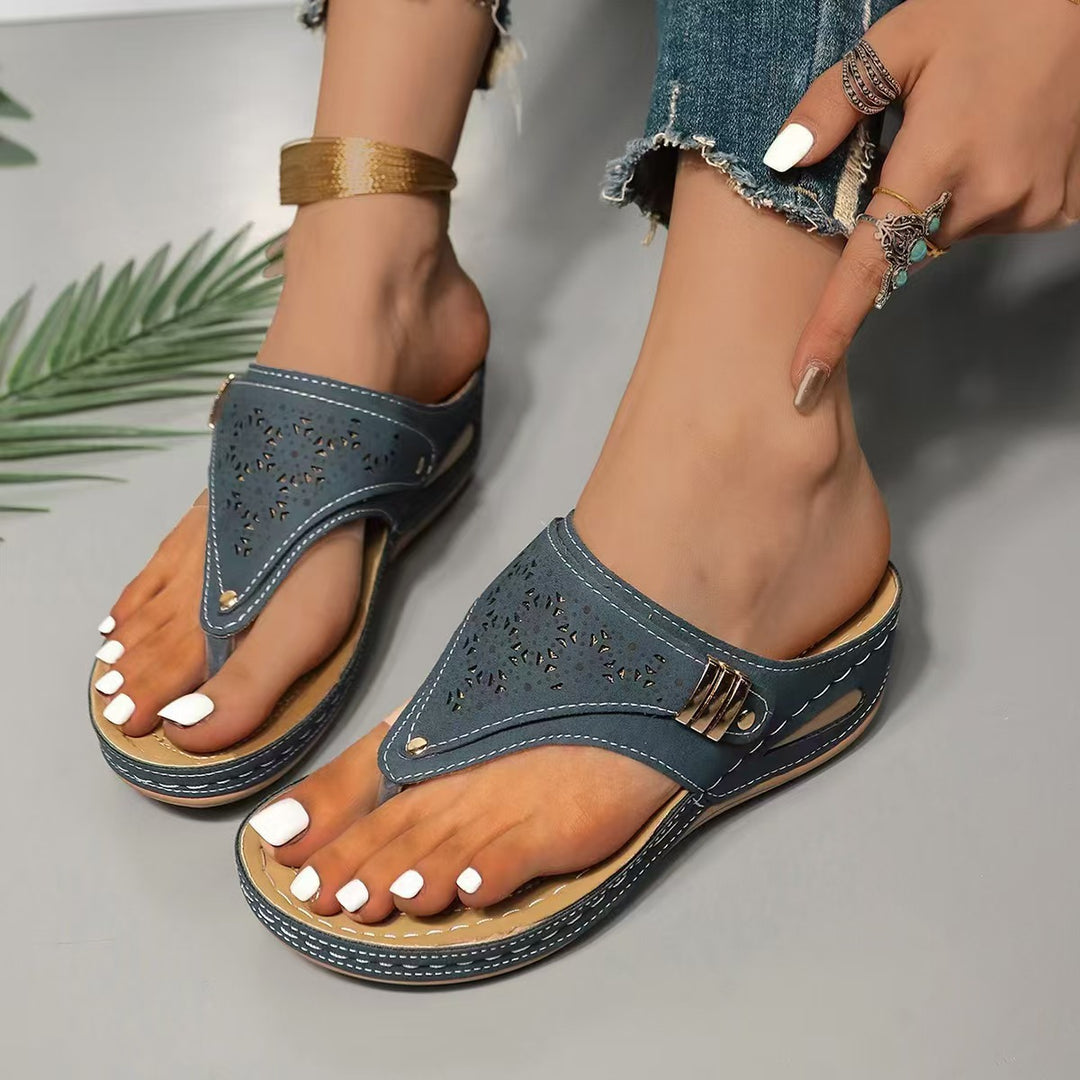 Damen Keil-Zehentrenner-Sandale mit perforiertem Obermaterial und gepolstertem Komfortfußbett Drune
