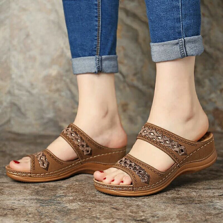 Damen Komfortable und modische Mules mit breiten verstellbaren Riemen Drune
