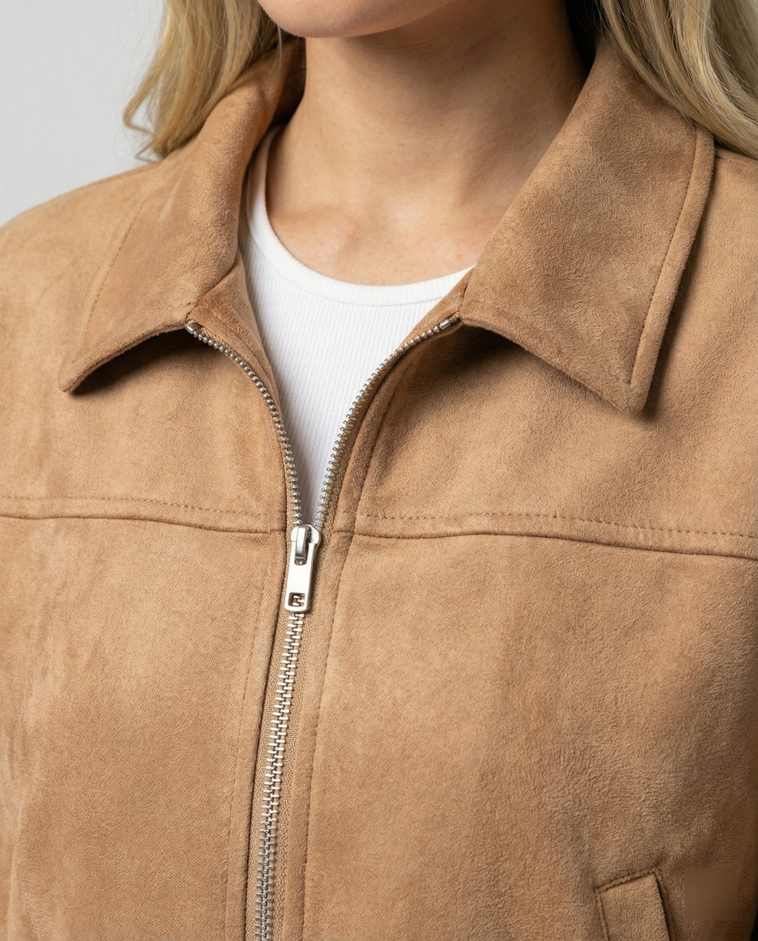 Damen Bekleidungsgeschäft kurz geschnittene Reißverschlussjacke mit Hemdkragen und taillierter Silhouette aus Wildlederimitat Drune
