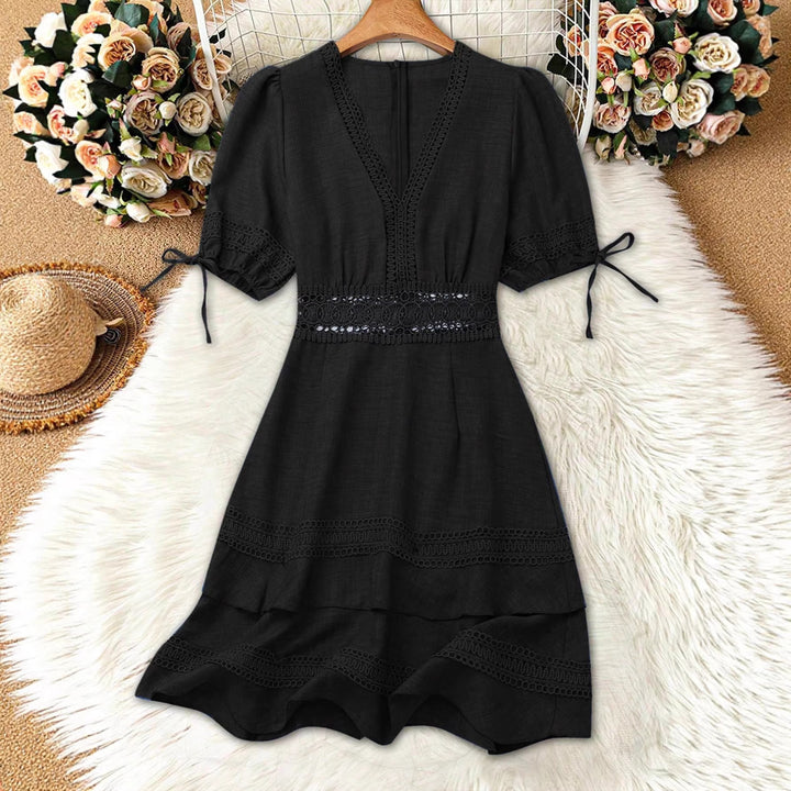 Damen Tailliertes Sommerkleid mit V-Ausschnitt und Häkelspitze Drune
