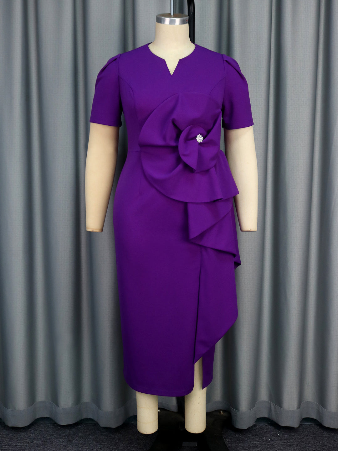 Damen Elegantes Maxikleid mit exquisiter Drapierung und floralen Akzenten Drune