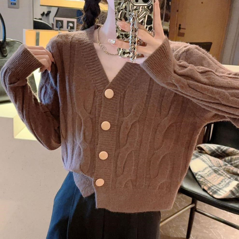 Damen Strickjacke mit Kabelmuster und Knopfverschluss Drune