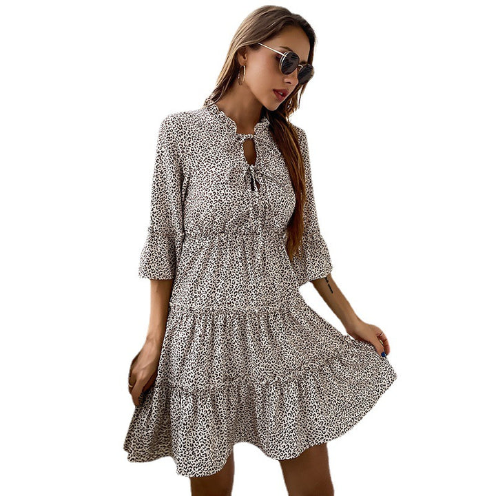 Damen Stufiges Minikleid mit Leoprint‑Optik, Knoten‑V‑Ausschnitt und smockierter Taille Drune